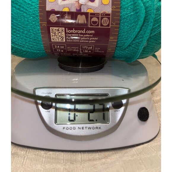 1 Skein Discontinued Lion Brand Modern Baby DK Wt Yarn Color 130 Green - Picture 4 of 4